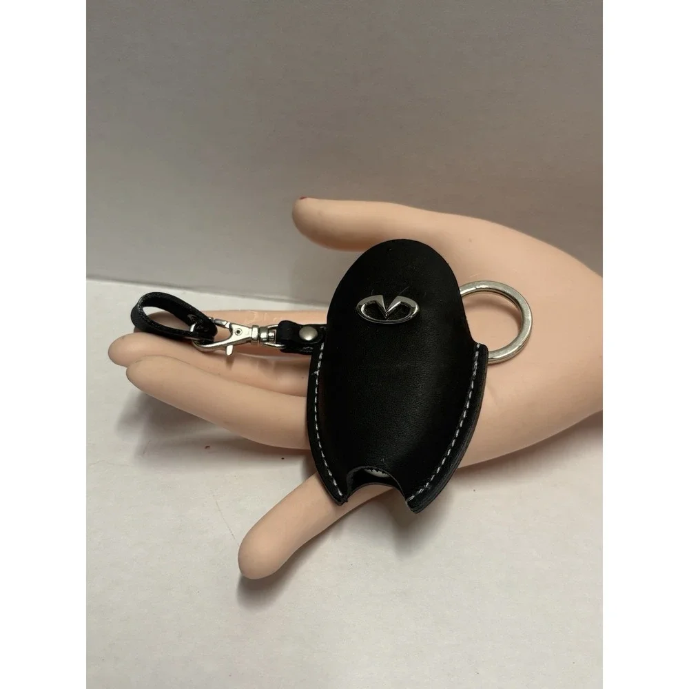Black Leather V Logo Key Holder Keychain Key Ring Designer Style
